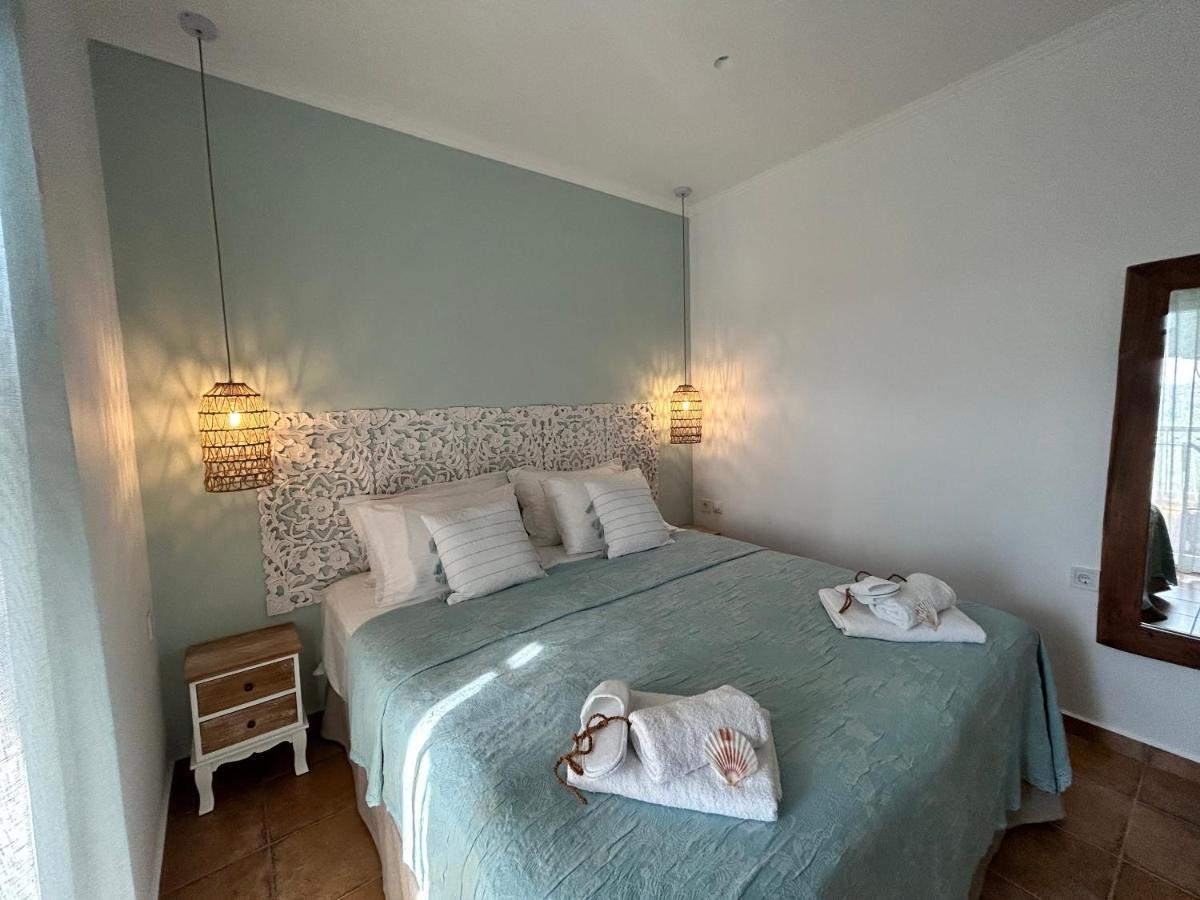Calliopes By The Sea Boutique Suites Paralia Dionysiou Exterior photo