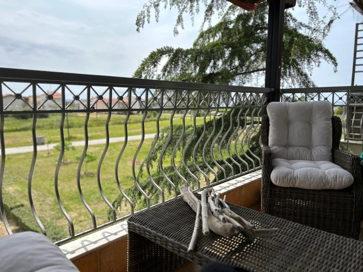 Calliopes By The Sea Boutique Suites Paralia Dionysiou Exterior photo