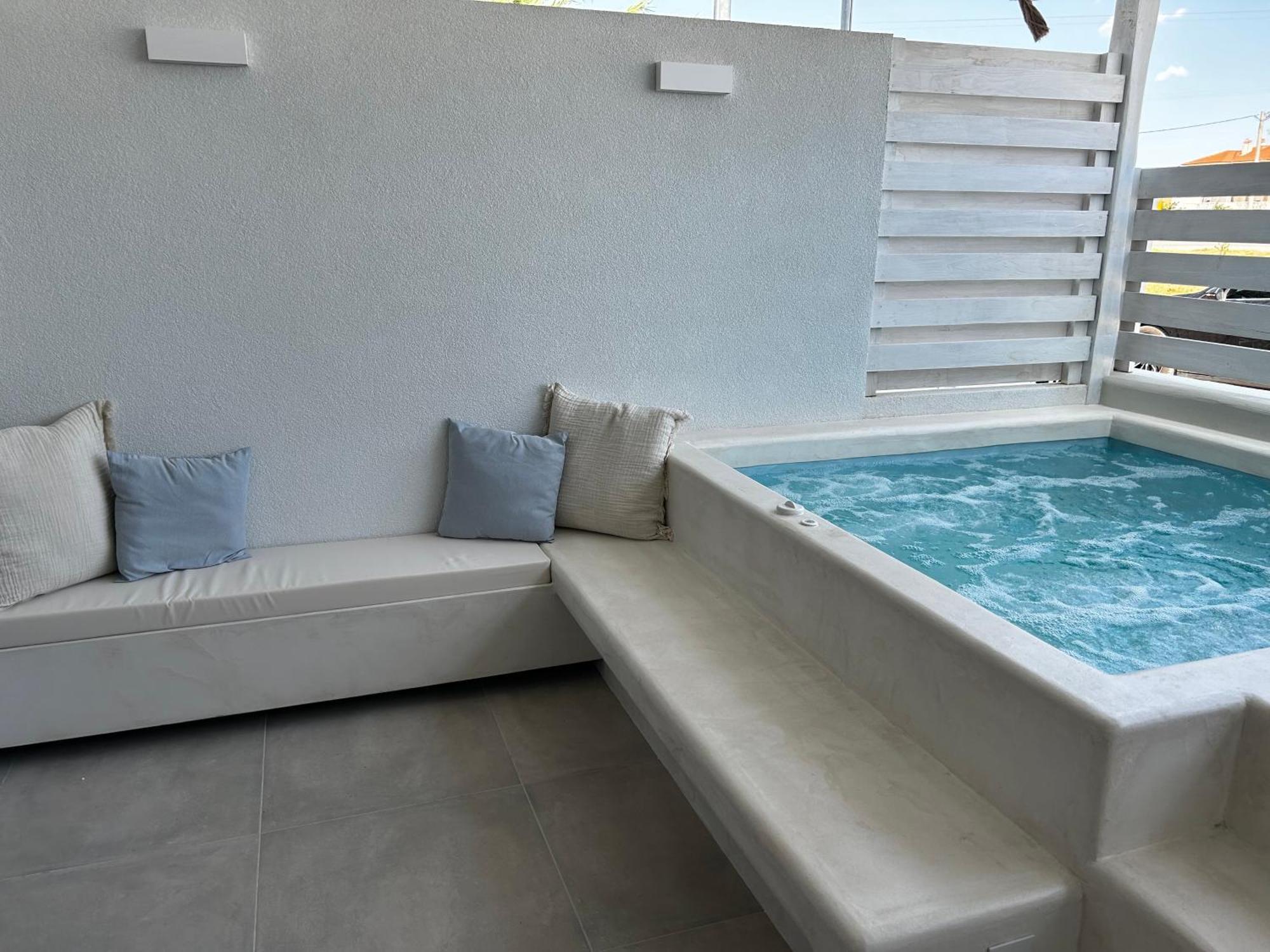 Calliopes By The Sea Boutique Suites Paralia Dionysiou Exterior photo
