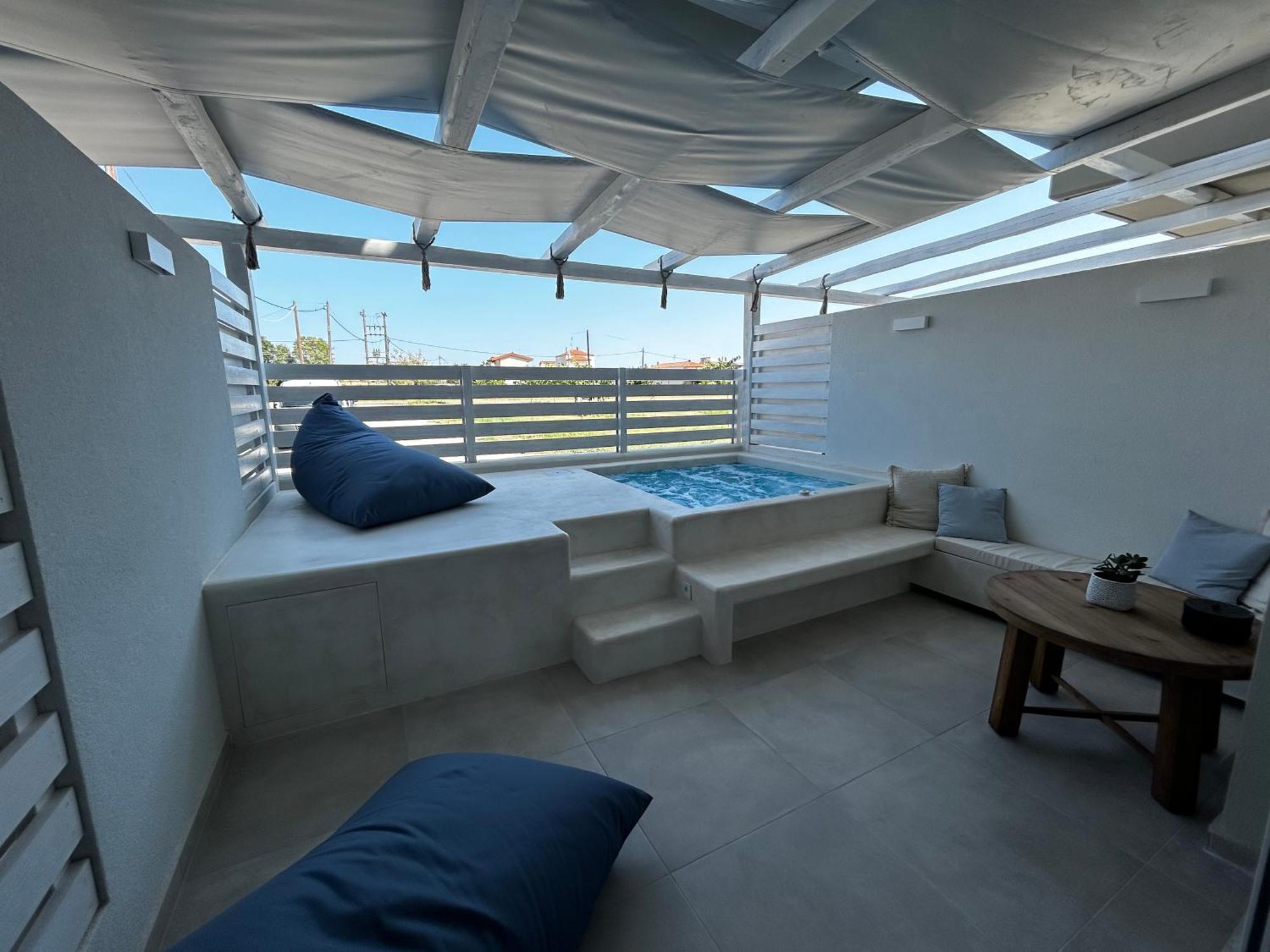 Calliopes By The Sea Boutique Suites Paralia Dionysiou Exterior photo