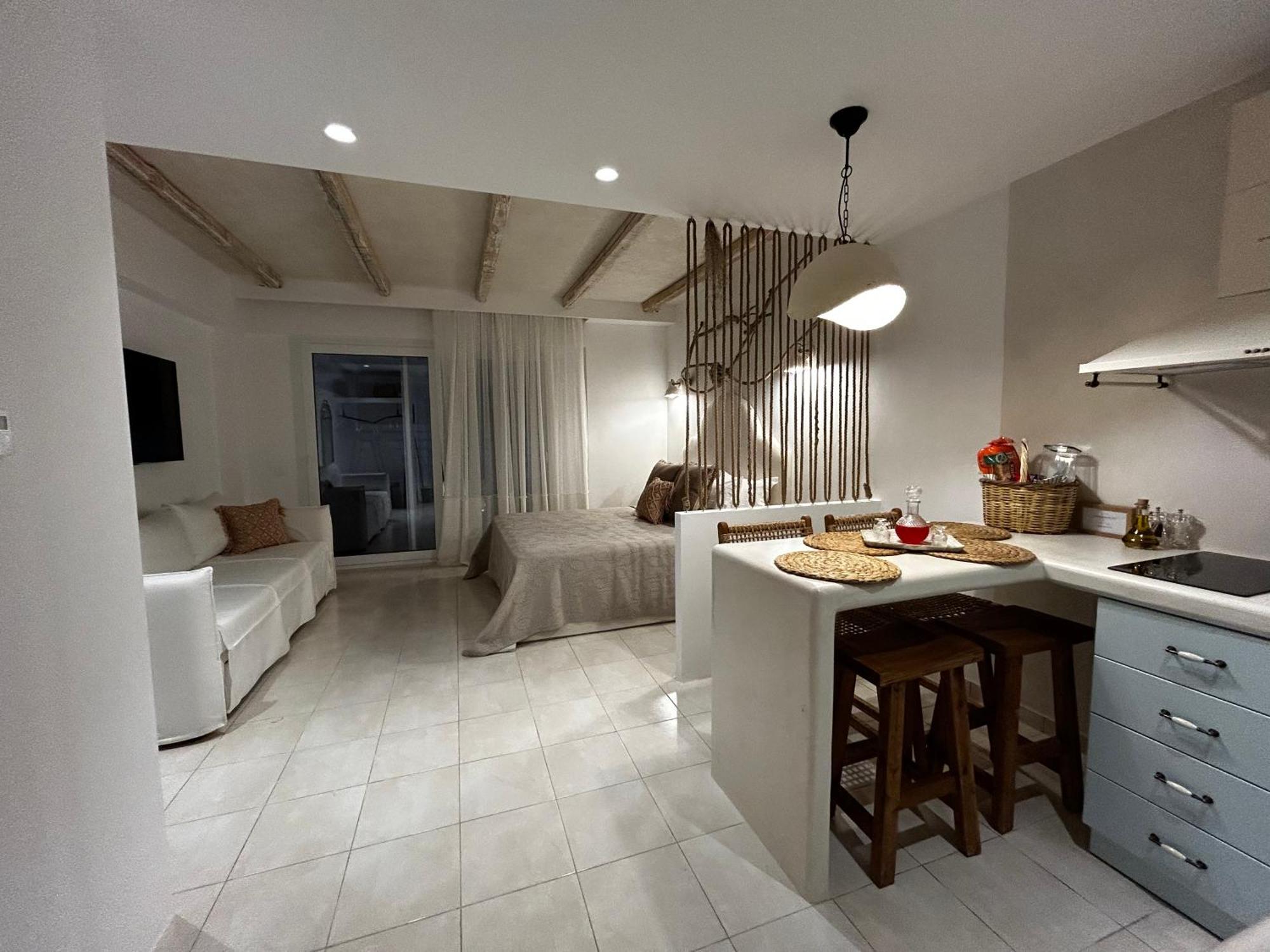 Calliopes By The Sea Boutique Suites Paralia Dionysiou Exterior photo